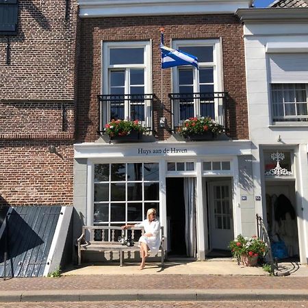 Huys Aan De Haven Hotel Зиерикзее Екстериор снимка