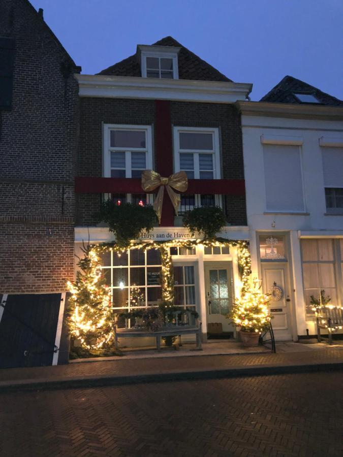 Huys Aan De Haven Hotel Зиерикзее Екстериор снимка